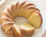 Deliziosa torta di ricotta, soffice e profumata, cosparsa di zucchero a velo. Perfetta per ogni occasione.