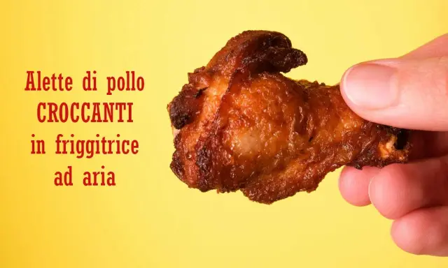 Alette di pollo croccanti in friggitrice ad aria, dorate e pronte da gustare.